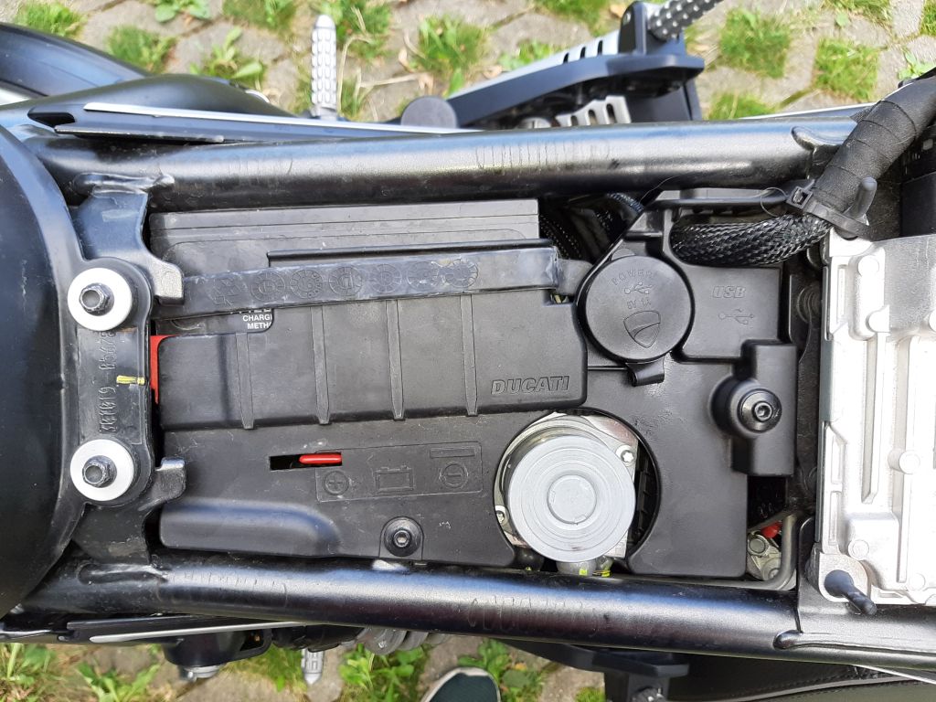 Montageanleitung Ducati Scrambler Icon Dark USB nachrüsten